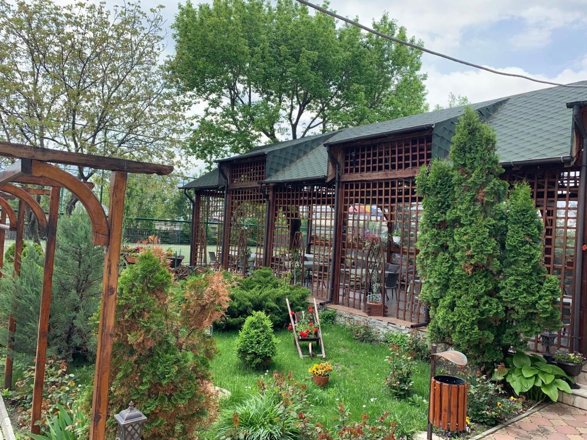 Pensiune Restaurant Rustic Rm Sarat Rümnick Exterior foto