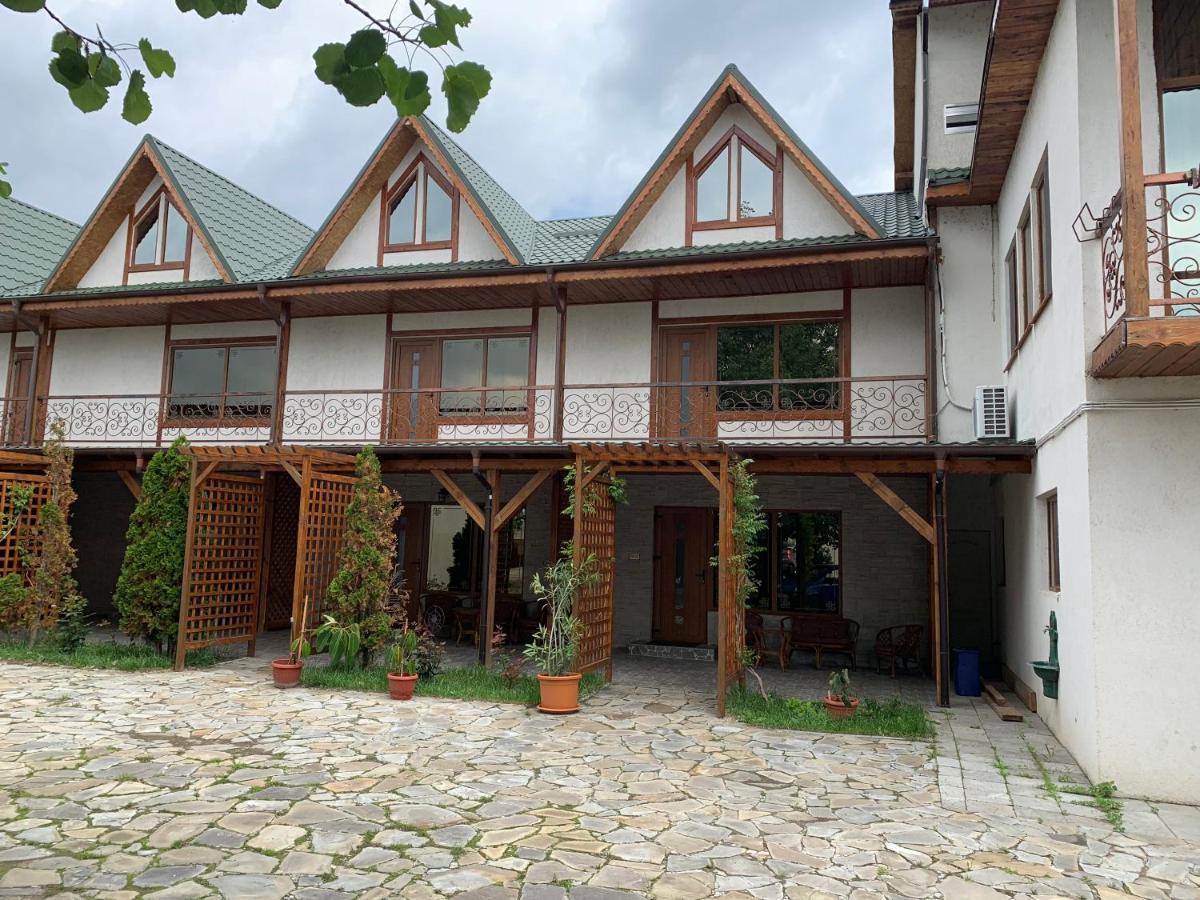 Pensiune Restaurant Rustic Rm Sarat Rümnick Exterior foto